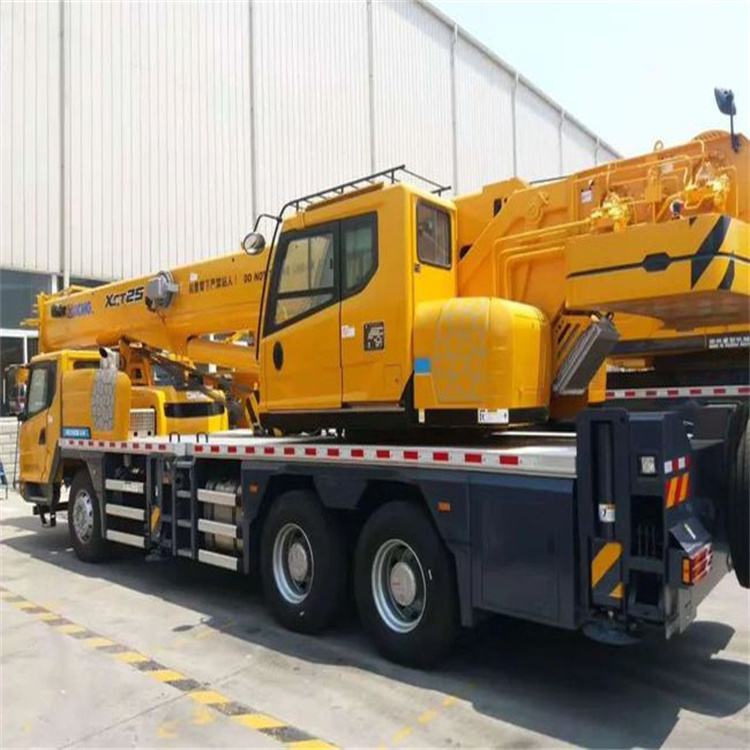 贡井离这最近出租吊车电话